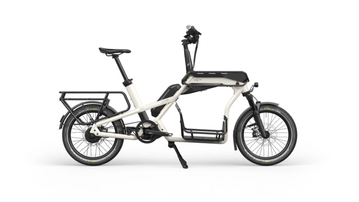 The Ca Go CS 200 is fully equipped with Enviolo hub gears, Gates belt drive and rear carrier.