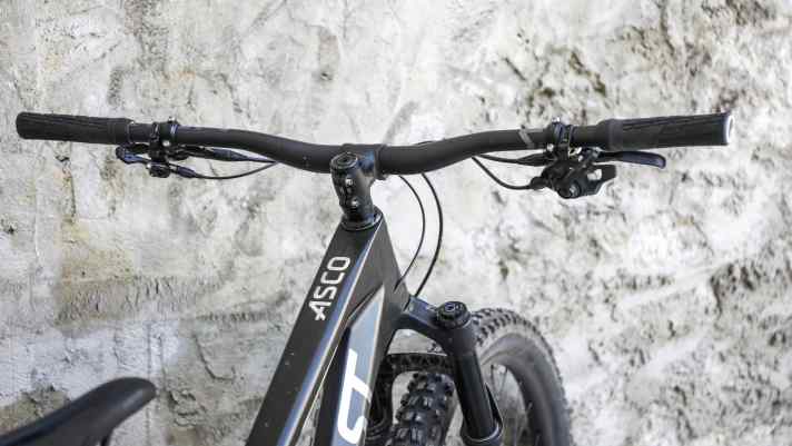 Trotz leichtem Gewicht gibt Newmen Lenker und Vorbau für jede Art des Mountainbike-Einsatzes frei.