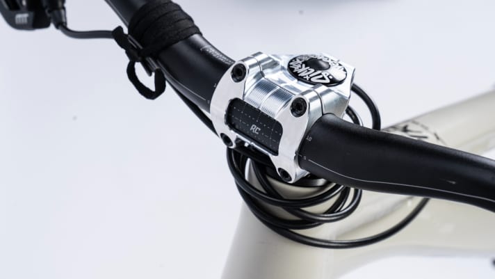 CNC-milled in Bosnia-Herzegovina: the new XPro Ruckus stem with a length of 32 millimetres.