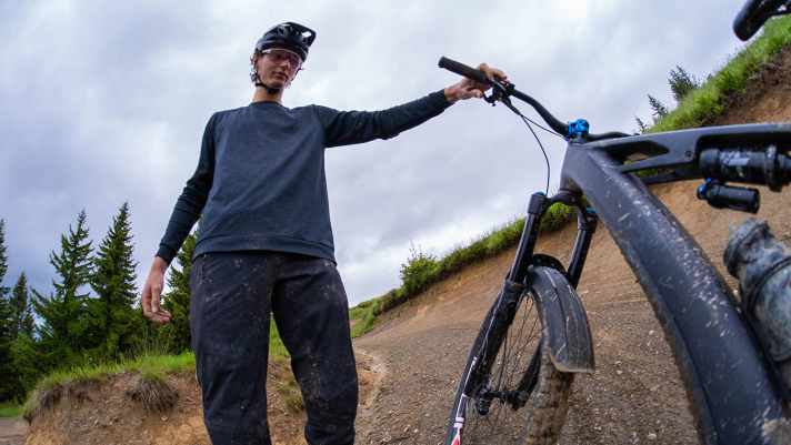 Made for mountain biking: The Zefal Deflector FM40 mudguard.