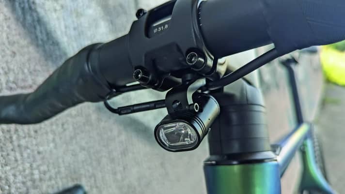Small, powerful, black: Lightskin U2E Mini with 135 lux.