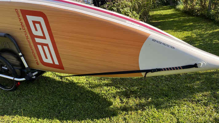 Im Lieferumfang sind auch Spanngurte enthalten. Sehr praktisch zur Befestigung großer, sperriger Ladung.