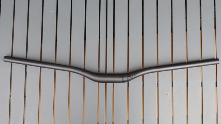 The One Up carbon handlebars impressed in the BIKE test with good riding characteristics. However, everyone has to decide for themselves whether a change is really worthwhile.