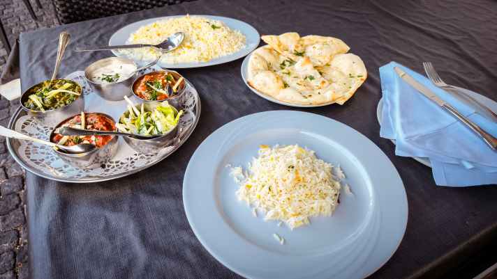 Eating out alone? That can also mean: no forced small talk, pure me-time. Not everyone's cup of tea, but I enjoy moments like this