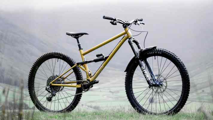 Konsequenterweise ist das Pipedream Full Moxie Stahl-Fully die vollgefederte Version des Hardtails Moxie.