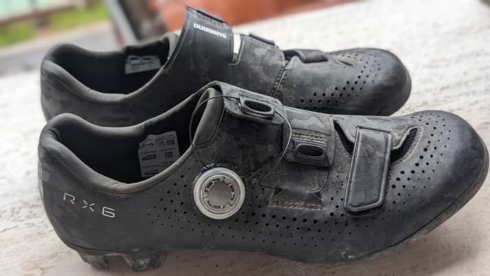 BOA L6K-Drehverschluss und Klettverschluss sorgen für einen festen Sitz.