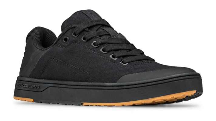 Die stylishen Flat-Schuhe von Ride Concepts punkten auf dem Trail und beim Abhängen mit den Kumpels.