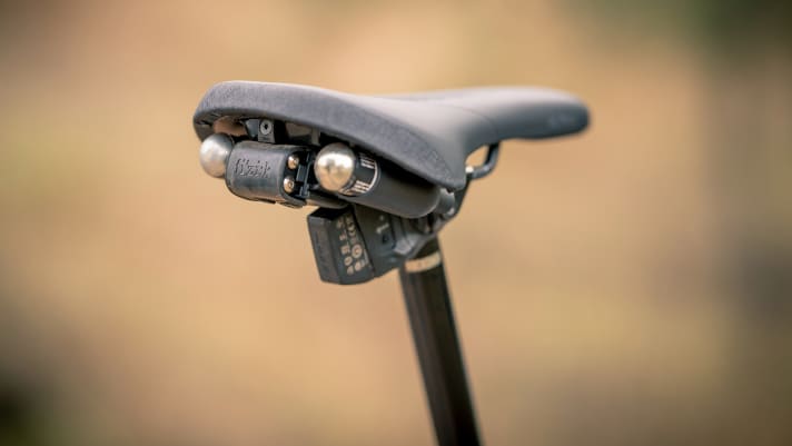 With the Fizik Terra Alpaca X5, the Italians have a saddle with a tool mounting point in their range.