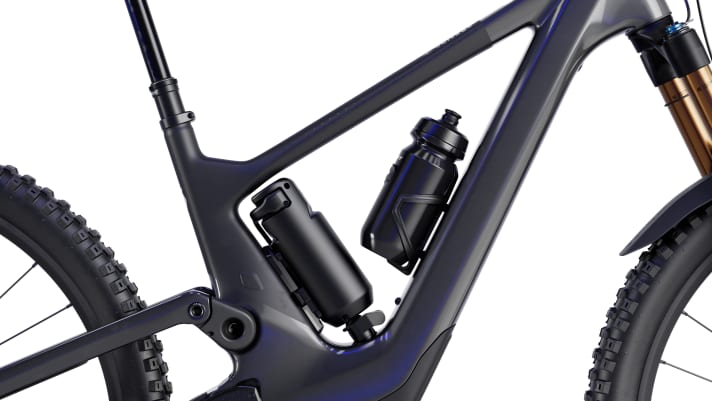 A large water bottle AND additional battery fit into the frame triangle of the Scott Voltage. Hardly any other E-MTB on the market can do that!