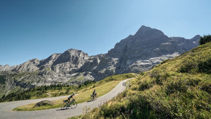 The north face of the Eiger rises 1800 metres into the sky above the last hairpin bends to the
Kleine Scheidegg into the sky - up to almost 4000 metres