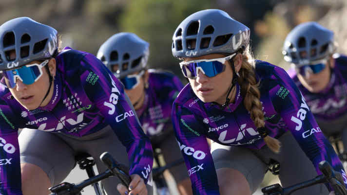 Les nouveaux maillots de Liv AlUla Jayco