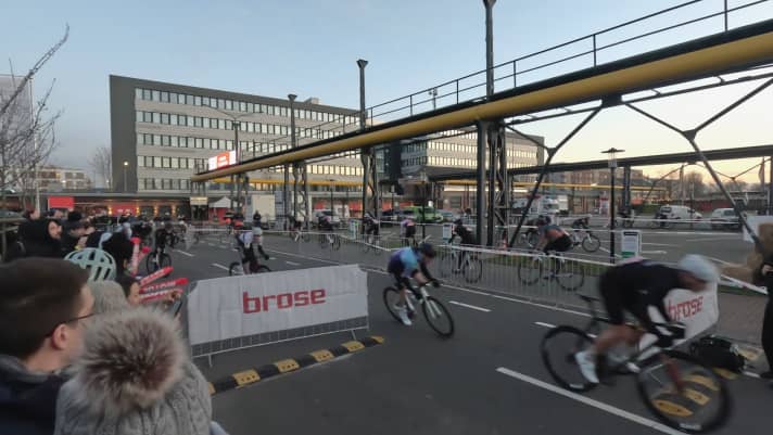 The participants in the Life Is A Ride Fixed Gear Crits raced round the bends at Cyclingworld at incredible speeds. On the straighter sections of the route, they stepped it up a notch.
