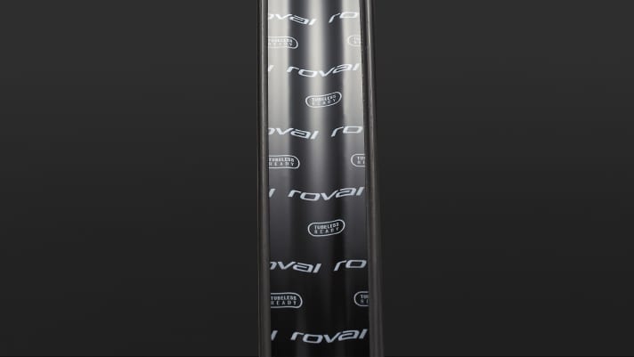 Nicht-Hookless und mit 25 Millimeter Maulweite ist der Laufradsatz für ein breites Einsatzspektrum bereit.