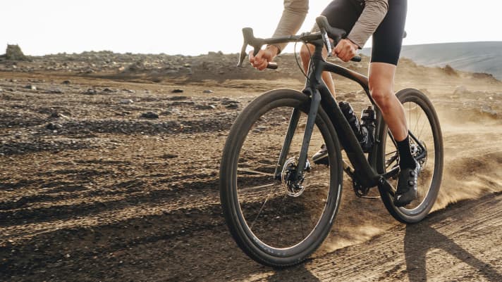 Prêt pour l'aventure sur l'asphalte et la terre avec la paire de roues Roval Terra CLX II