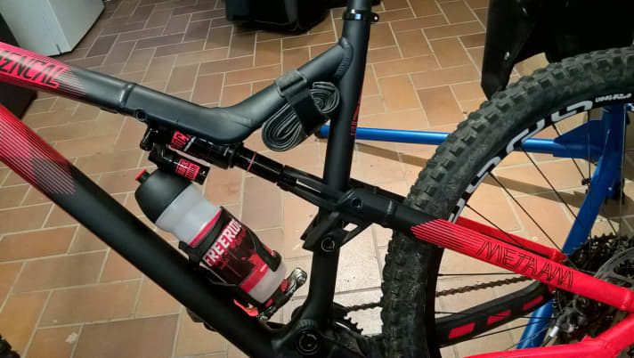   Our reader Tobi from Munich took our DIY tip to heart and built his own multitool holder.