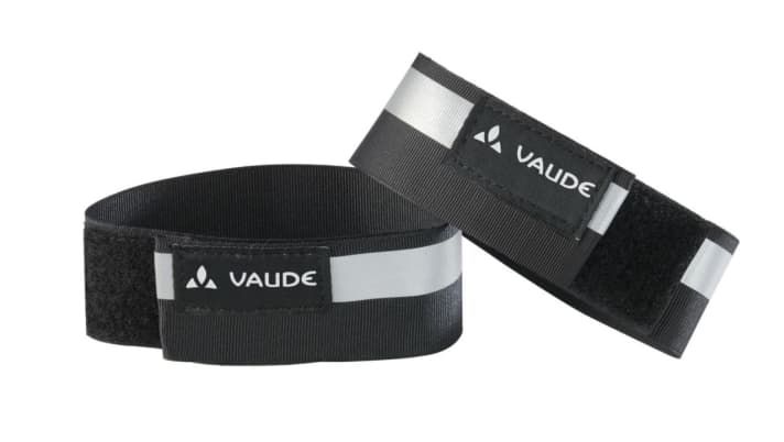 Trouser straps can be put on in an instant and make the pedalling movement visible