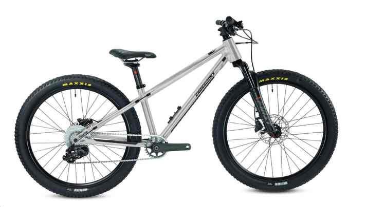 Made in Germany can also be a sign of quality on a children's mountain bike. The new Crossworx Zero240 allows even the youngest children to enjoy a high-quality aluminium frame.