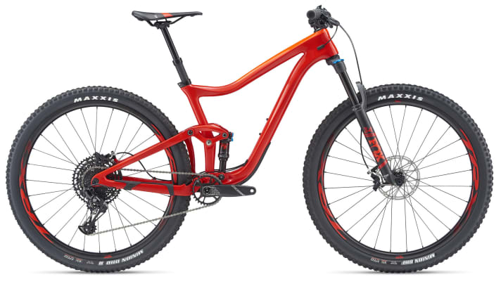   The Trance Advanced Pro 29 2 is the entry-level model in the carbon range for around 4000 euros.