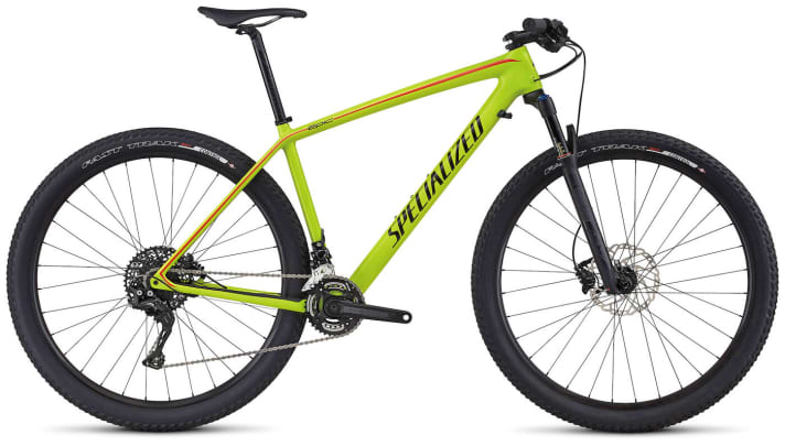   Neon yellow: the second colour variant of the Epic HT Comp Carbon.