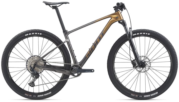  The XTC Advanced 2 with Shimano SLX gears marks the entry-level model for 2200 euros.