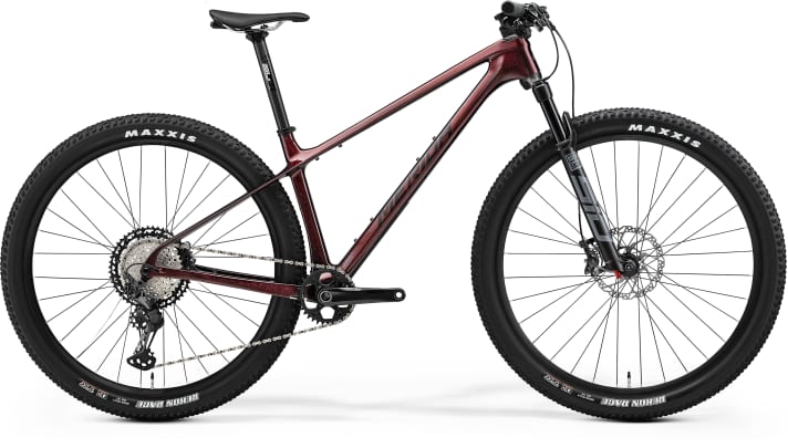 For 2999 euros, the Merida Big.Nine XT hardtail comes with Shimano XT equipment and affordable carbon fibres.
