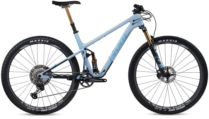 Ab der zweitgünstigsten Version gibt es hochwertige Fox-Factory-Fahrwerke