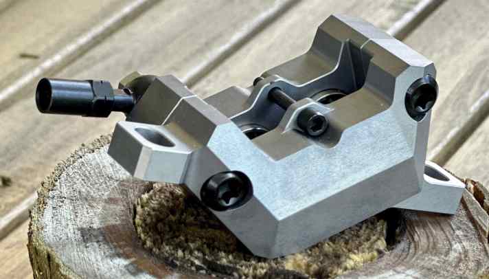This is due to the powerful four-piston armature