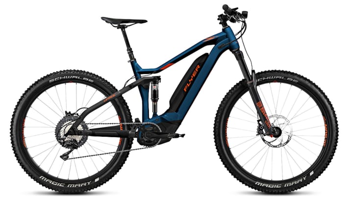   Flyer Uproc7, 2019 model, in Space Blue/Magma Red.
