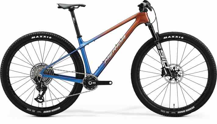 The unusual geometry concept of the Merida Big.Nine is well received and the hardtail secures second place in the Bike Of The Year competition.