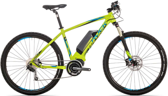  With a more comfortable riding position, the Rock Machine is more relaxed. Here too, 29-inch wheels are the bike of choice.