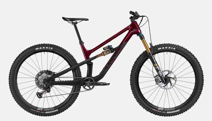 At first glance, the silhouette of the Canyon Spectral 125 doesn't give away its short rear travel.