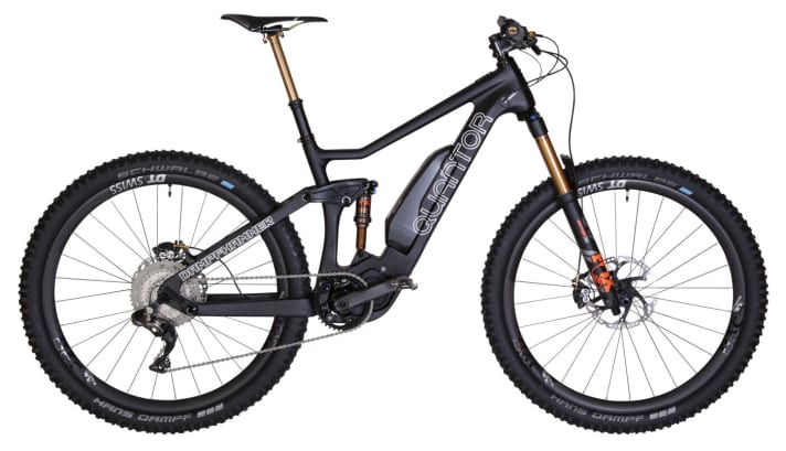   For 9000 euros, the Fox Faxtory suspension on the Dampfhammer 10 flatters the wrists, while the electronic Shimano XTR is used for shifting.