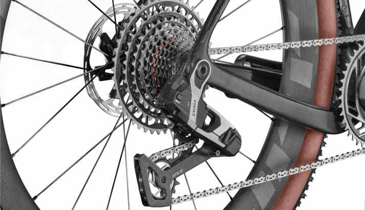 Der Rahmen ist mit einem UDH-Ausfallende (Universal Derailleur Hanger) ausgestattet.
