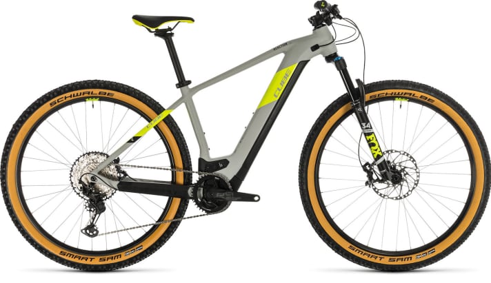   The Cube Reaction Hybrid comes with an integrated Powertube battery and 29er wheels. Frame material: aluminium. Suspension travel: 120 millimetres.