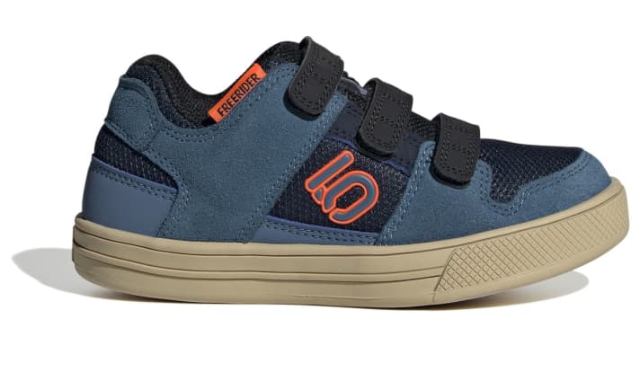 The classic flat pedal shoe from Five Ten is also available in a version for children. For the best grip and plenty of style on the pedals