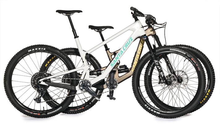 If a Santa Cruz 5010 in size XS is hidden behind a Santa Cruz Tallboy in size XXL, the range of frame sizes offered by the Americans becomes apparent.