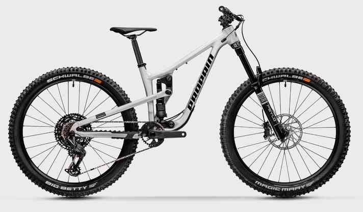 The Propain Tyee is very popular with adult mountain bikers and is now also available for young bike park riders.