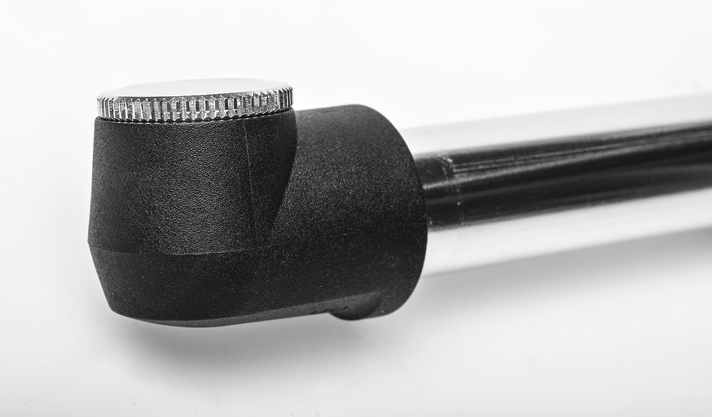 Winzige Griffhülsen wie bei BBB, Blackburn und Specialized sind schwer zu halten und man klemmt sich schnell die Finger.