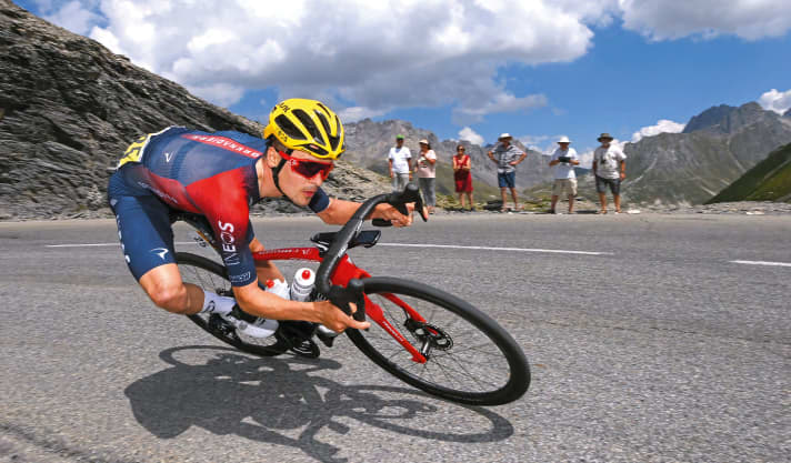 Auf der letzten Rille: Tom Pidcock bei der waghalsigen Abfahrt vom Galibier 