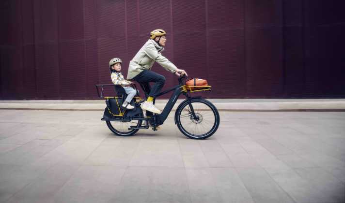 Bei Longtails können dank spezieller Passagierkits Personen bis 65 Kilogramm transportiert werden. | pd-f