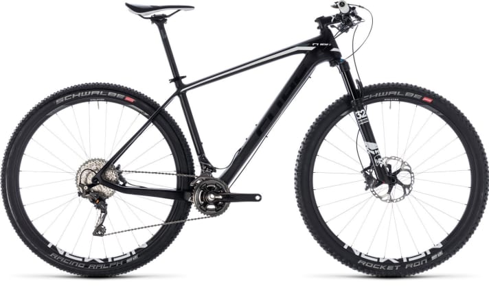   The top model Cube Elite remains unchanged for 2018. For 3499 euros, the customer already gets a 2x11 Shimano XTR drivetrain and wheels from Newmen.