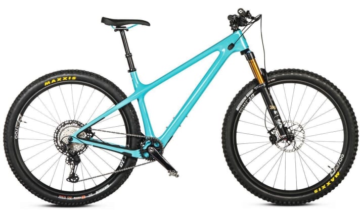   The Yeti ARC as a complete bike, here in the second most expensive equipment variant T1 for 5490 euros.