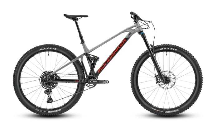 Bargain hunters take note: the Mondraker Foxy 29 is currently reduced by an incredible 34 per cent in certain frame sizes.