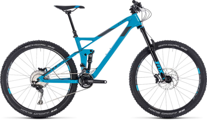 Bereits die günstigste Variante des Stereo 140 verfügt über einen Carbon Hauptrahmen und eine Teleskopstütze. Außerdem gibt es für Tourenfahrer eine zweifach Kurbel. Das Bike für 2499 Euro soll 13,6 Kilo wiegen.