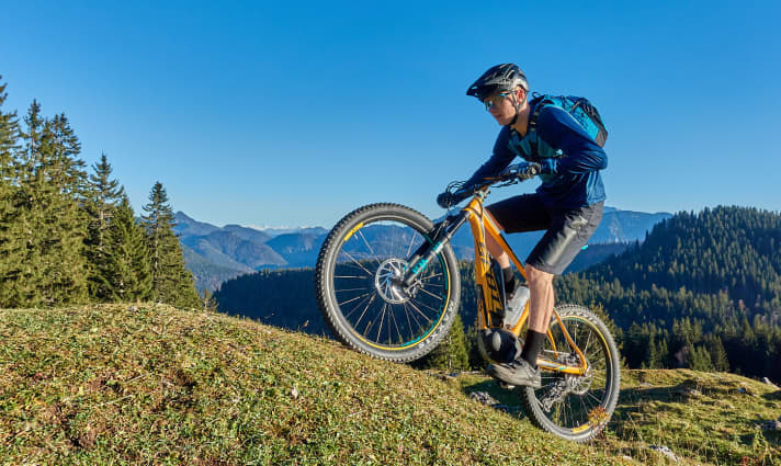  The Scott E-Scale convinced us on easy terrain. But when things get bumpy, we prefer to reach for the fully.