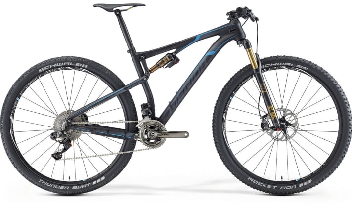   Merida Ninety-Six 9000-E: € 10999 Merida is also currently working with the lightest materials: according to the manufacturer, the cross-country fully weighs 9.87 kilos with its carbon frame. In 2017, the Ninety-Six 9000-E integrates Shimano's electronic Di2 drivetrain with Fox suspension. The premium Merida with 100 millimetres of suspension travel on the fork and shock is also fitted with the Boost standard. Depending on the frame size, the bike can be purchased in 27.5 (S and M) or 29 inch (M, L and XL). The €10999 Marathon Racer is by far the most expensive mountain bike from Merida in 2017. For comparison: the next cheapest Ninety-Six Team costs 7499 euros.
