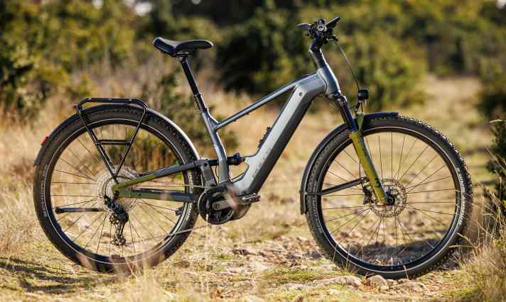 The central feature of the Bulls Iconic EVO FS is its full-suspension frame construction. The frame is available either as a classic version or with a low step-through.