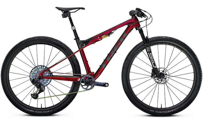 Mit nur 60 Millimetern Federweg füllt das Trek Supercaliber 9.9 XX1 AXS die Lücke zwischen Hardtail und Fully.