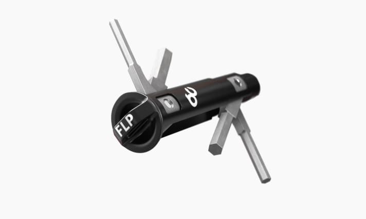   Das Mini-Tool von Orbea steckt in der Wippe und wird von einem Magneten sicher festgehalten.