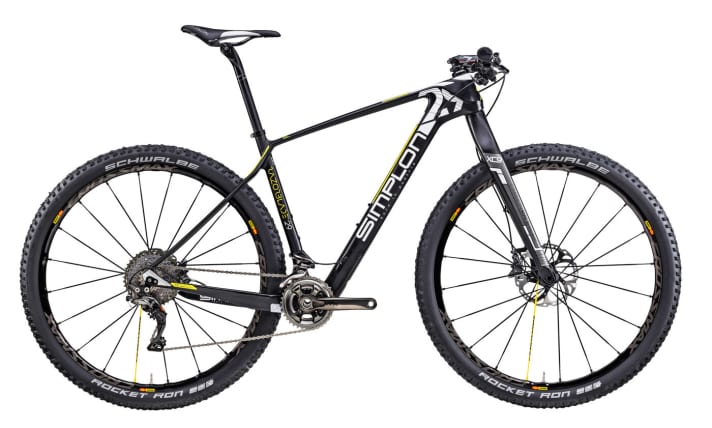   The Simplon Razorblade 29 SL: Here is the Superlight version of the frame with carbon rigid fork and 2x11 Shimano XTR.